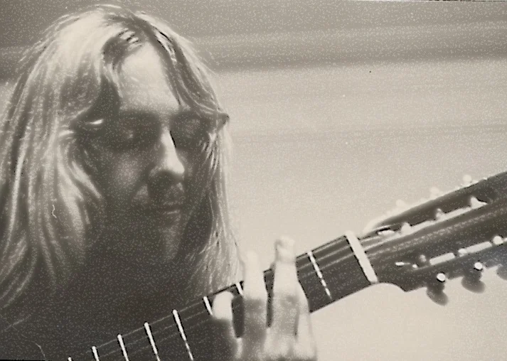 Uli Jon Roth with classical guitar in 1971